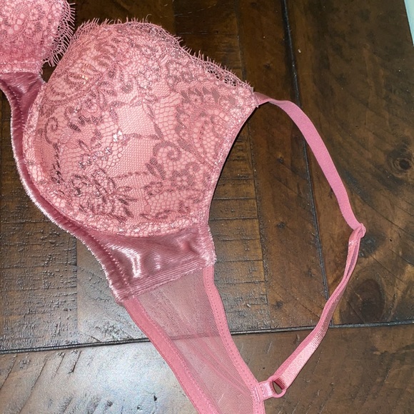 🩷🎀😇🖤VS Pink Sequin Push-Up Bra - Picture 5 of 5